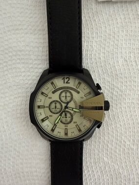 ( No battery)Diesel Mega Chief Analog 51mm Watch DZ4495